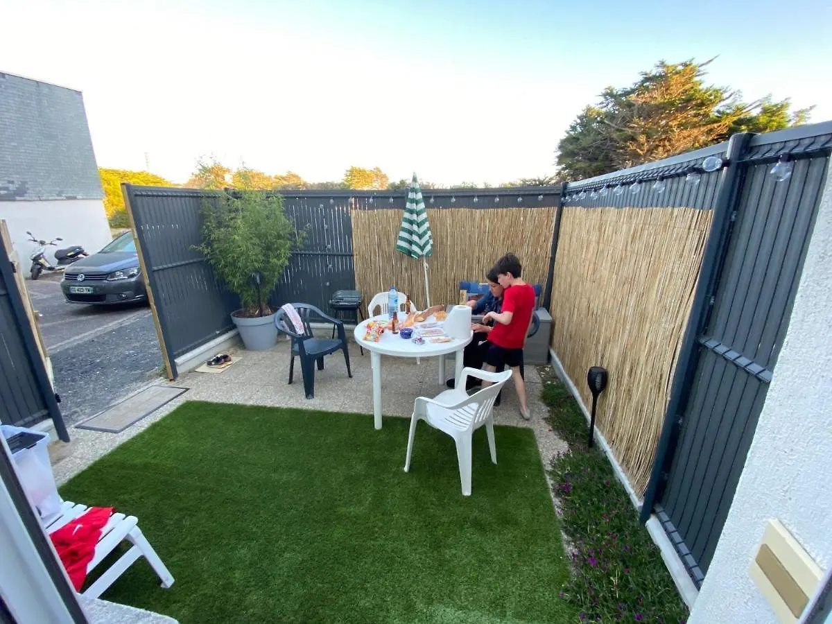 Studio Tregastel Plage A 20 Metres Apartment